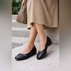 EuroSoft by Sofft Shainna Black Comfort Flats Size 6.5